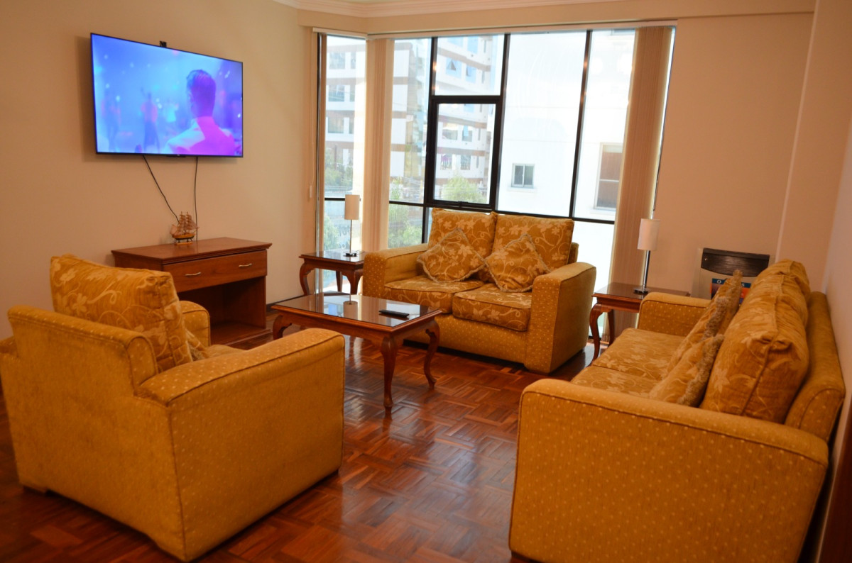 Amplio y cómodo departamento en Obrajes