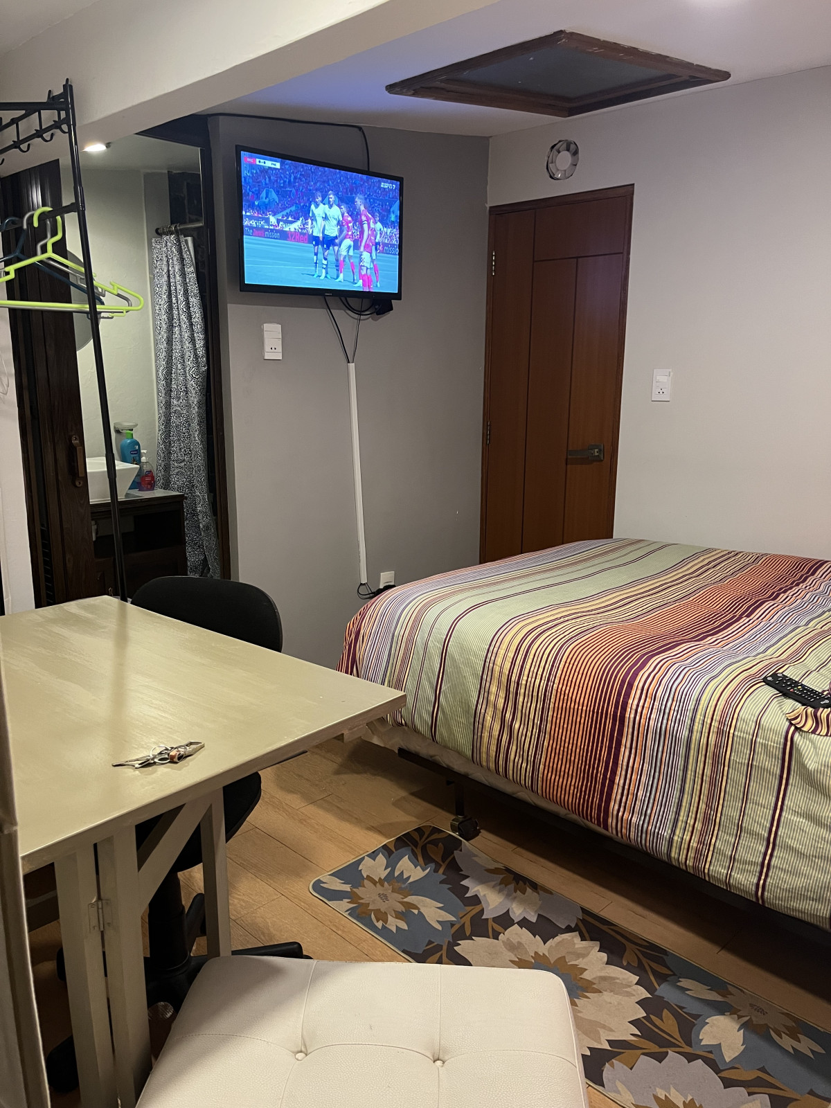 COZY ROOM